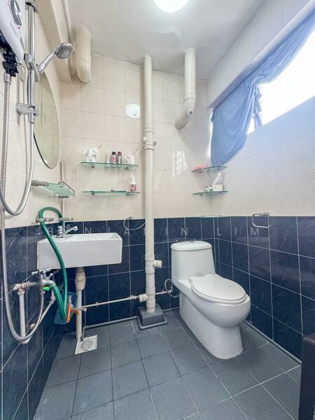 405 Hougang Avenue 10, 405 Hougang Avenue 10, Room Rental, 150 sqft, HDB Flat For Rent, by Benjamin Lim, 500027960 - Bathroom - PropertyGuru.com.sg