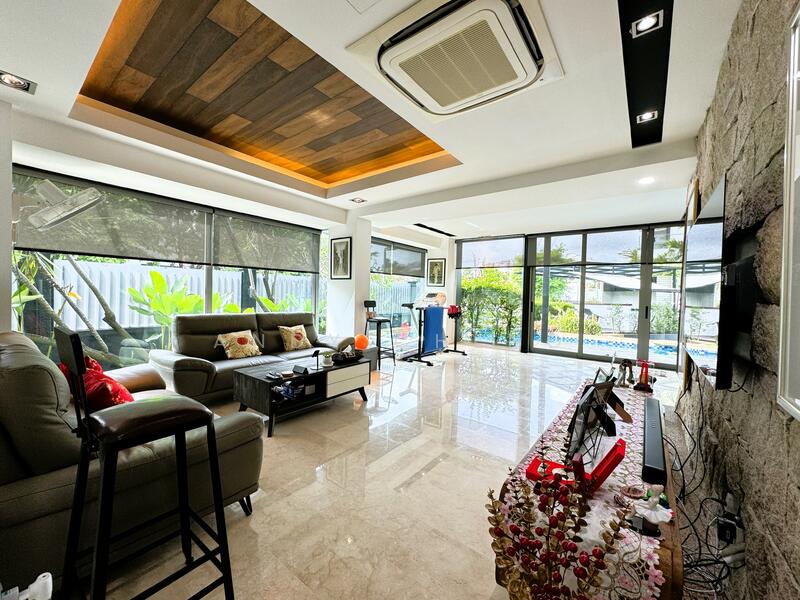 ★ 𝗟𝗮𝗻𝗱𝗲𝗱 𝗘𝘅𝗰𝗲𝗹𝗹𝗲𝗻𝗰𝗲 ★ Kembangan Vicinity, Jalan Senyum / Jalan Sayang / Jalan Senang, 4 Bedrooms, 3,466 sqft, Detached House For Sale, by Andy Cheng, 500027990 - Living Room - PropertyGuru.com.sg
