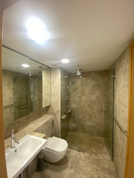 One Shenton, 1 Shenton Way, 1 Bedroom, 537 sqft, Condominium For Rent, by Ben Chew, 500028127 - Bathroom - PropertyGuru.com.sg