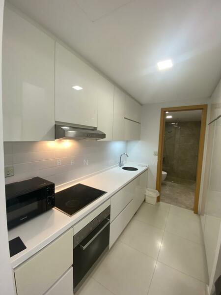 One Shenton, 1 Shenton Way, 1 Bedroom, 537 sqft, Condominium For Rent, by Ben Chew, 500028127 - Kitchen - PropertyGuru.com.sg