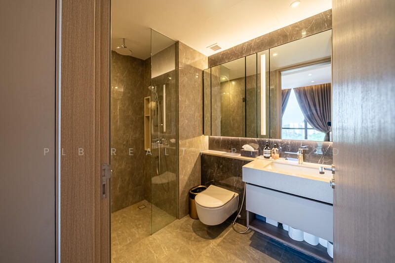 Dairy Farm Residences Condominium For Sale at S$ 1,400,000 | PropertyGuru Singapore - Bathroom
