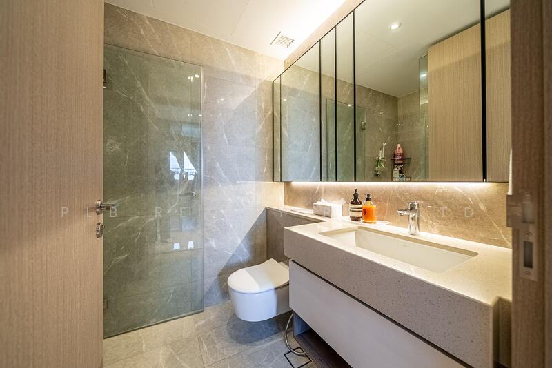 Dairy Farm Residences Condominium For Sale at S$ 1,400,000 | PropertyGuru Singapore - Bathroom