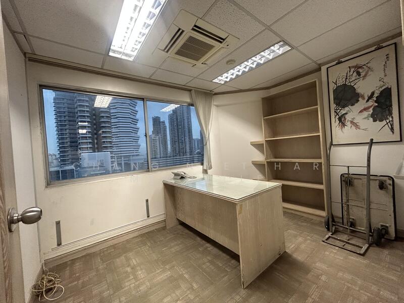 Textile Centre, 200 Jalan Sultan, 883 sqft, Office For Rent, by Chang Nyet Har Michelle, 500028186 - Director’s room - CommercialGuru.com.sg