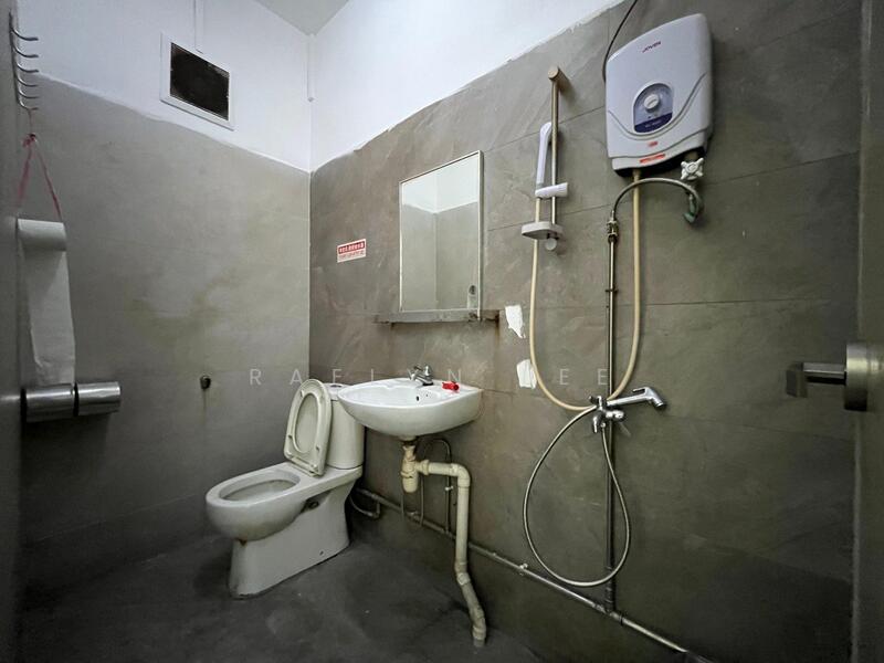 💥 F&B RARE and Super Affordable Whole Shophouse in Jalan Besar 💥, Farrer Park / Serangoon Rd, 2,674 sqft, Shop / Shophouse For Rent, by Raelyn Lee, 500028187 - Bathroom - CommercialGuru.com.sg