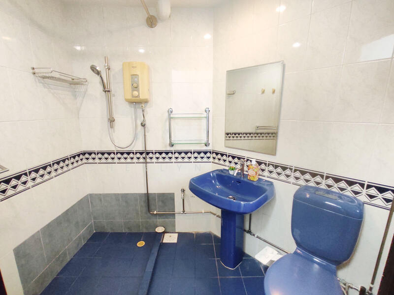 Ivory Heights, 117 Jurong East Street 13, Room Rental, 100 sqft, Condominium For Rent, by Cherlyn Wang, 500028299 - Bathroom - PropertyGuru.com.sg