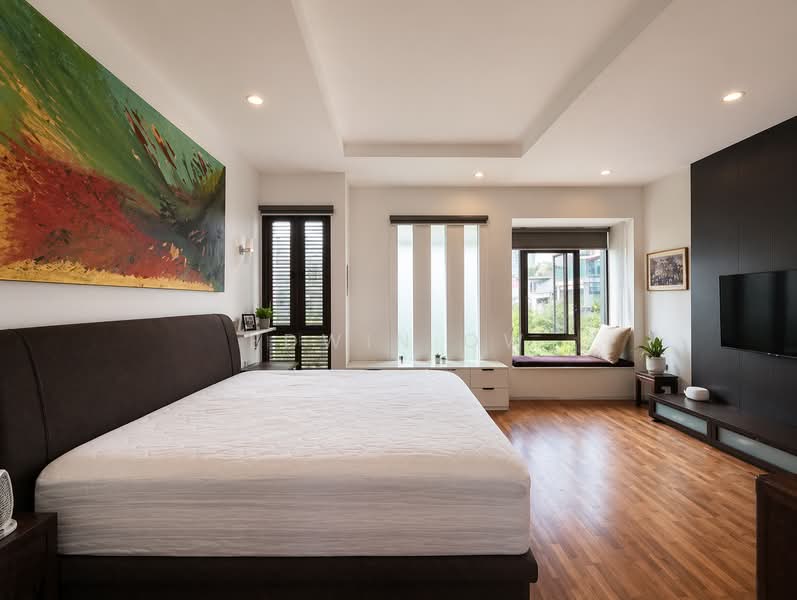 MOVE IN NOW ! CORNER TERR OPERA ESTATE D15 SIGLAP, FIDELIO ST / DIDO ST / JALAN BANGSAWAN, 6 Bedrooms, 4,000 sqft, Corner Terrace For Sale, by Edwin Ow, 500028416 - Master Bedroom - PropertyGuru.com.sg