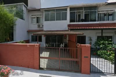 For Sale - 1KM TAO NAN ! PRIME LOCATION 2 STOREY TERR WALK TO MRT AT DISTRICT 15