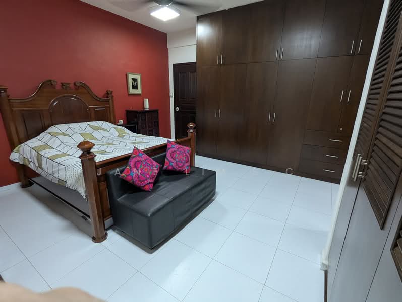 Townhouse Apartments Apartment For Sale at S$ 3,380,000 | PropertyGuru Singapore - Master BR