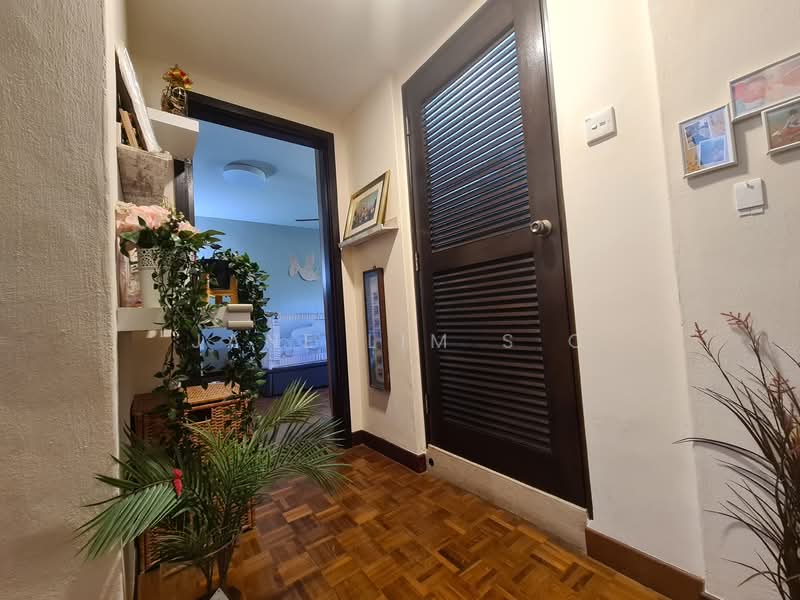 Townhouse Apartments Apartment For Sale at S$ 3,380,000 | PropertyGuru Singapore - Hallway