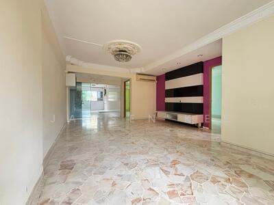 For Sale - 10 Pine Close