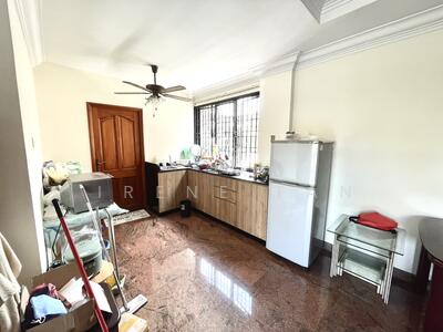 For Rent - Landed Room For Rent