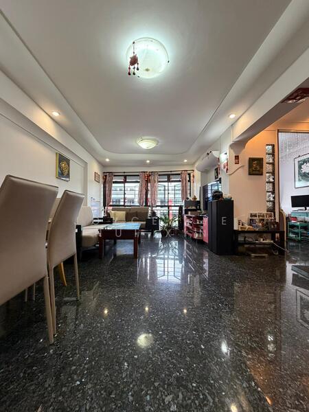485B Choa Chu Kang Avenue 5 HDB Flat For Sale at S$ 688,000 | PropertyGuru Singapore - Living Room