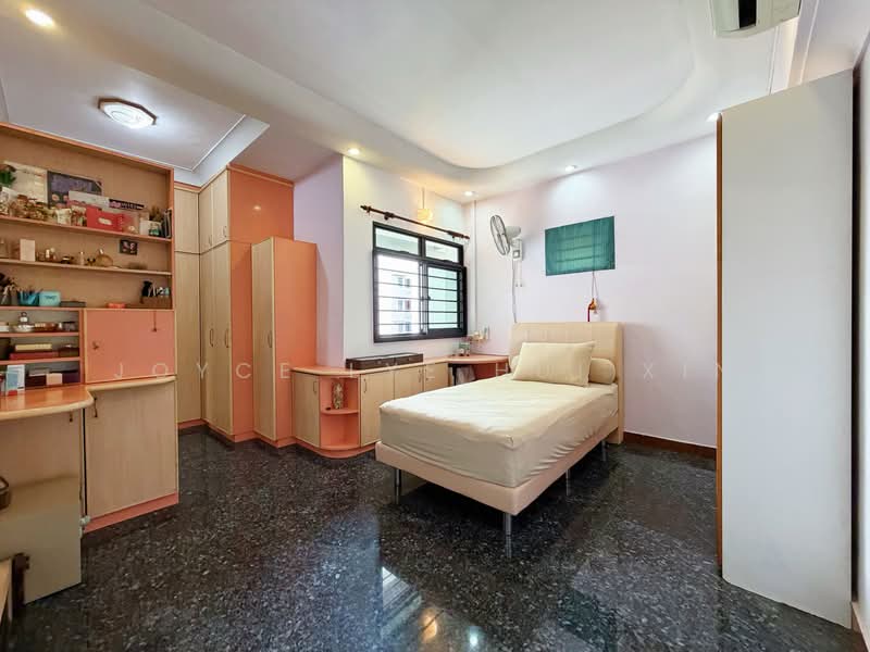 485B Choa Chu Kang Avenue 5 HDB Flat For Sale at S$ 688,000 | PropertyGuru Singapore - Bedroom