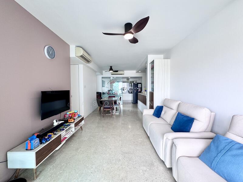 Spacious living and dining area