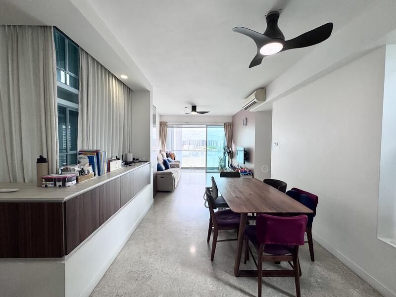 Spacious living and dining area