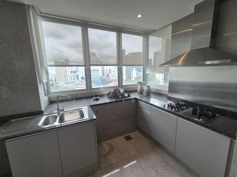 Wet Kitchen With City View!