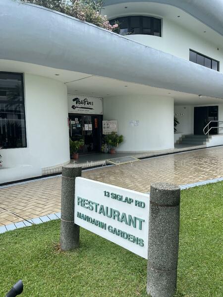 Restaurant w bento meals on site