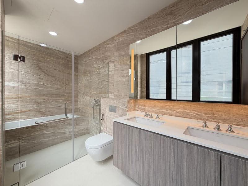 within 1km to Nanyang Sch, Brand New Semi-D with Lift & pool, walk to Tan Kah Kee MRT- call 8130 3636 to view, Tanglin / Holland / Bukit Timah, 5 Bedrooms, 7,000 sqft, Semi-Detached House For Sale, by Kim Yan 金燕, 500028704 - Bathroom - PropertyGuru.com.sg