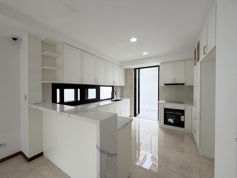 within 1km to Nanyang Sch, Brand New Semi-D with Lift & pool, walk to Tan Kah Kee MRT- call 8130 3636 to view, Tanglin / Holland / Bukit Timah, 5 Bedrooms, 7,000 sqft, Semi-Detached House For Sale, by Kim Yan 金燕, 500028704 - Kitchen - PropertyGuru.com.sg