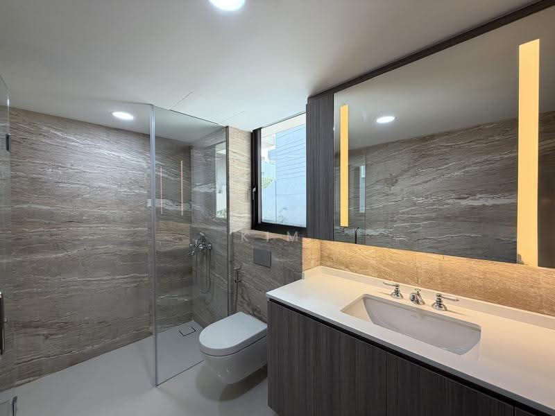 within 1km to Nanyang Sch, Brand New Semi-D with Lift & pool, walk to Tan Kah Kee MRT- call 8130 3636 to view, Tanglin / Holland / Bukit Timah, 5 Bedrooms, 7,000 sqft, Semi-Detached House For Sale, by Kim Yan 金燕, 500028704 - Bathroom - PropertyGuru.com.sg