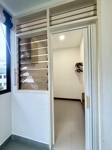 Proper Ventilated Helper Room