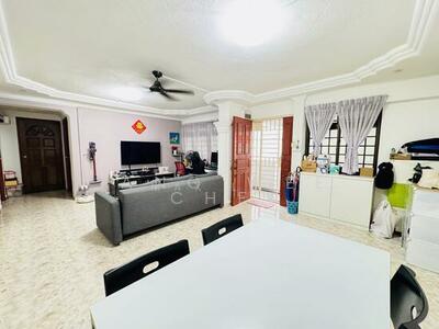 For Sale - 738 Woodlands Circle