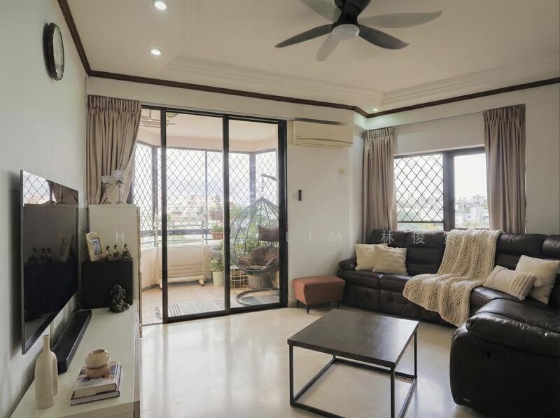 Bayshore Park Condominium For Sale at S$ 1,650,000 | PropertyGuru Singapore - Living area