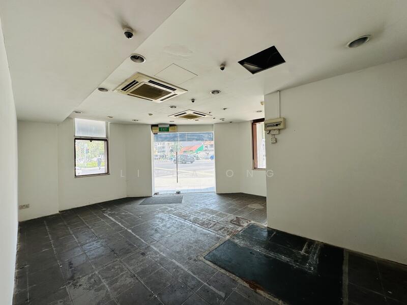 Corner Dual Frontage 3-Storey Building for Training Ctr / Cafe / Retail / Office near Aljunied MRT, Geylang Road, 8,000 sqft, Shop / Shophouse For Rent, by Linda Ong, 500029011 - Entrance - CommercialGuru.com.sg