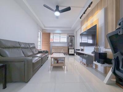 For Sale - 243 Tampines Street 21