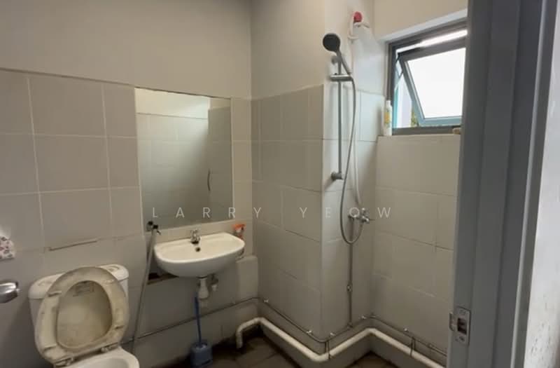 Premier @ Kaki Bukit, 8 Kaki Bukit Avenue 4, 3,046 sqft, Factory / Workshop (B2) For Rent, by Larry Yeow, 500029111 - Bathroom - CommercialGuru.com.sg