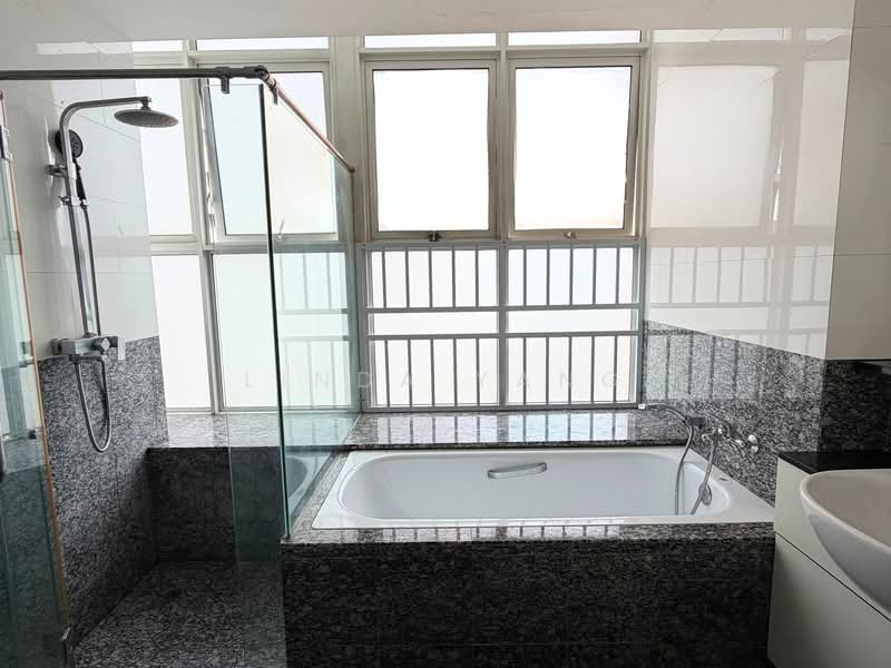 Clydes Residence, 78 Mergui Road, 3 Bedrooms, 1,119 sqft, Apartment For Sale, by Linda Yang, 500029162 - Bathroom - PropertyGuru.com.sg