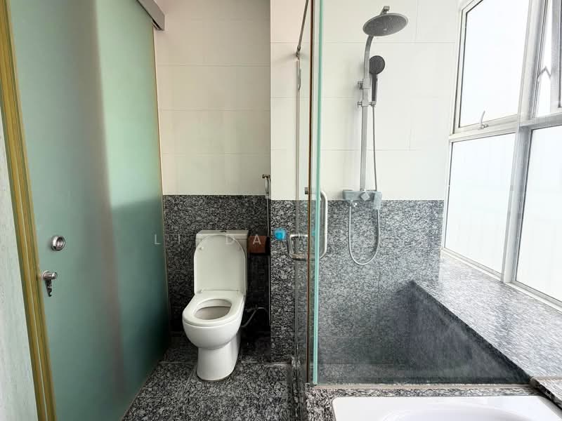 Clydes Residence, 78 Mergui Road, 3 Bedrooms, 1,119 sqft, Apartment For Sale, by Linda Yang, 500029162 - Bathroom - PropertyGuru.com.sg