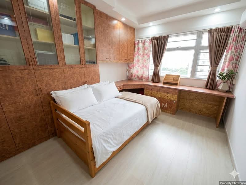 241 Bukit Panjang Ring Road HDB Flat For Sale at S$ 670,000 | PropertyGuru Singapore - Bedroom