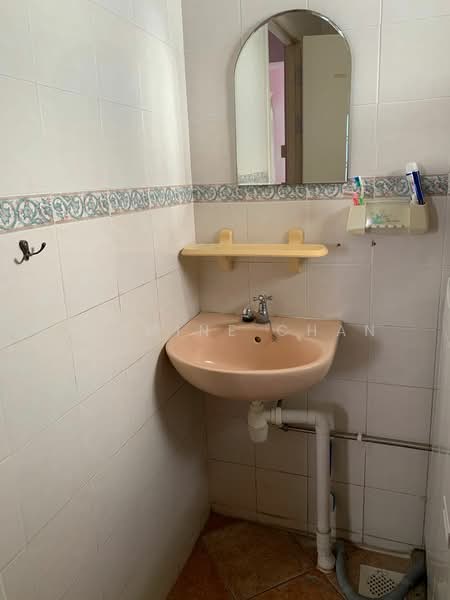 699C Hougang Street 52, 699C Hougang Street 52, Room Rental, 100 sqft, HDB Flat For Rent, by Jasmine Chan, 500029255 - Bathroom - PropertyGuru.com.sg