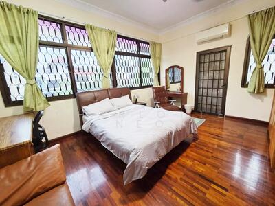 For Rent - Seraya Master Ensuite Room @ Katong with Bathtub & Balcony