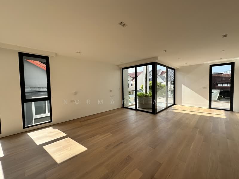 Jalan Jarak, Jalan Jarak, 7 Bedrooms, 9,200 sqft, Semi-Detached House For Sale, by Norman Tan, 500029375 - Living Room - PropertyGuru.com.sg