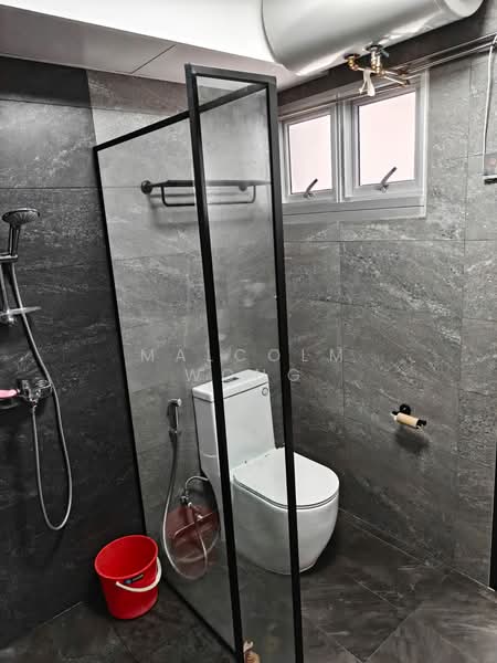 20 Teban Gardens Road, 20 Teban Gardens Road, 2 Bedrooms, 780 sqft, HDB Flat For Rent, by Malcolm Wong, 500029382 - Bathroom - PropertyGuru.com.sg