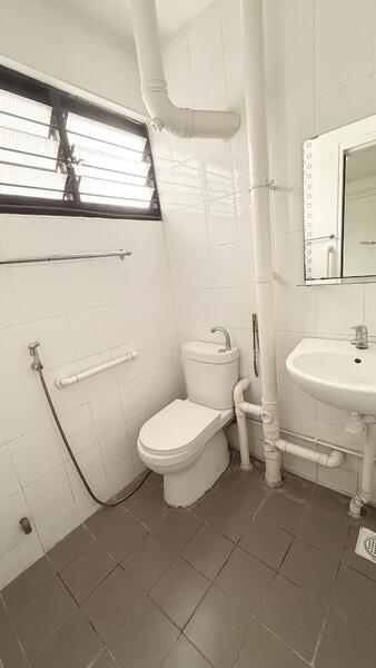 Master Bedroom Toilet