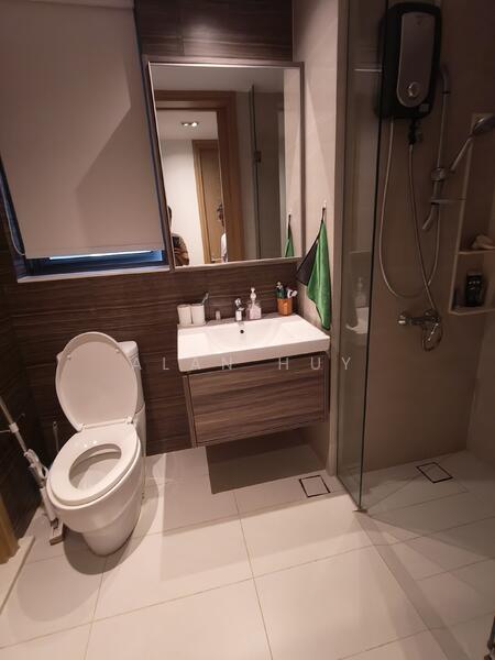 Coco Palms, 21 Pasir Ris Grove, Room Rental, 200 sqft, Condominium For Rent, by Alan Huy, 500029508 - Bathroom - PropertyGuru.com.sg