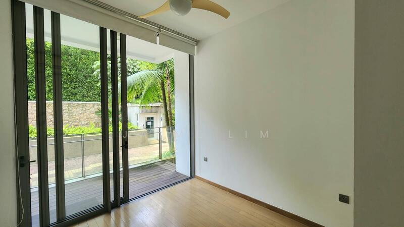 Bedroom 2 with balcony