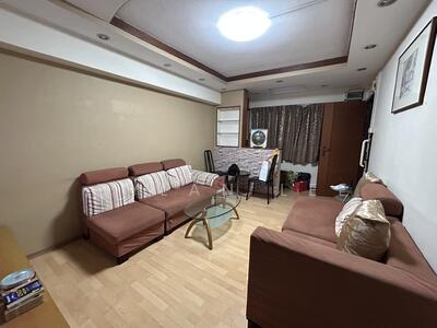 For Sale - 665 Hougang Avenue 4