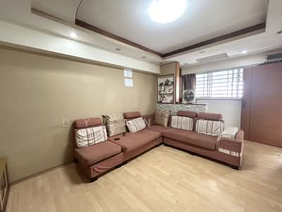 For Sale - 665 Hougang Avenue 4