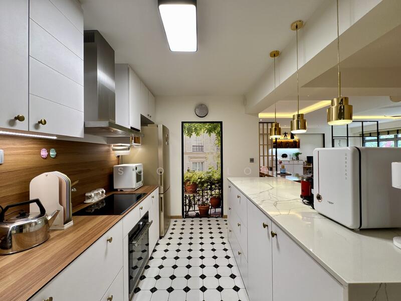 Kitchen & Home Shelter