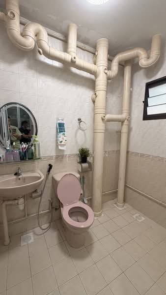 63 Teban Gardens Road, 63 Teban Gardens Road, 3 Bedrooms, 1,238 sqft, HDB Flat For Sale, by Shawn Lim, 500029623 - Bathroom - PropertyGuru.com.sg