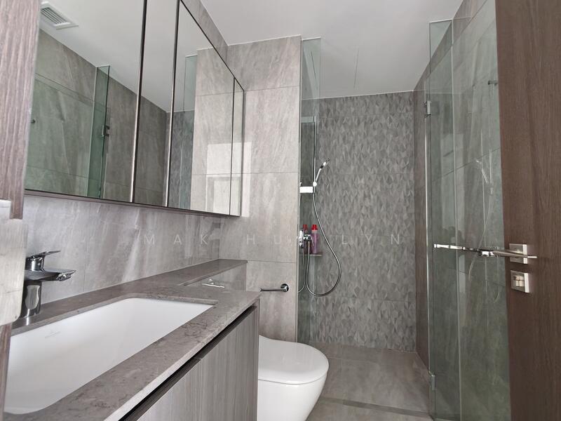 Piccadilly Grand Condominium For Sale at S$ 1,818,888 | PropertyGuru Singapore - Bathroom