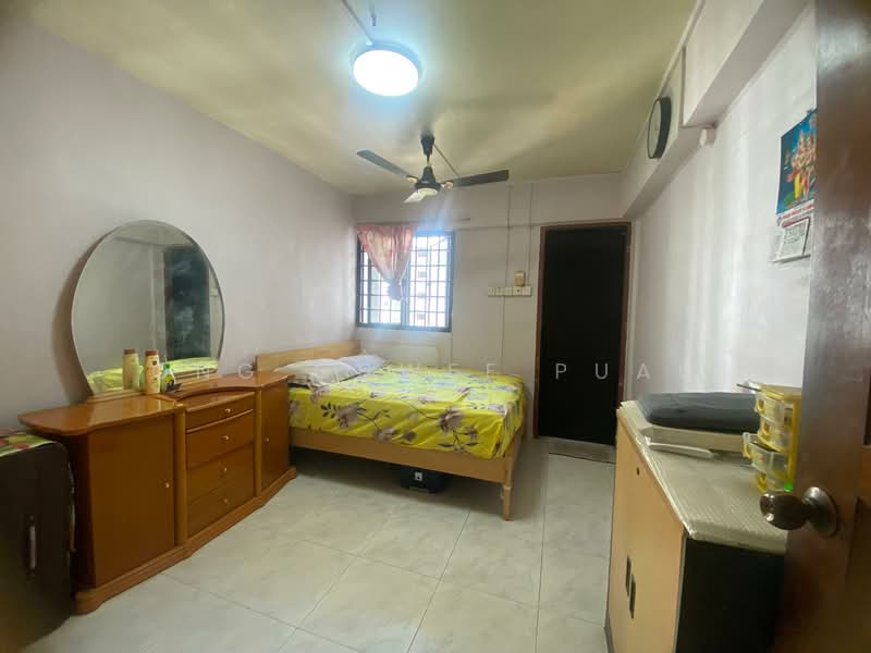 435 Ang Mo Kio Avenue 10 HDB Flat For Sale at S$ 465,000 | PropertyGuru Singapore - Bedroom