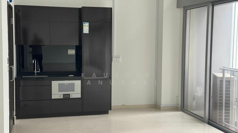 Eon Shenton, 70 Shenton Way, 1,033 sqft, Office For Sale, by Kaushik Bhanushali, 500029811 - Kitchen - CommercialGuru.com.sg