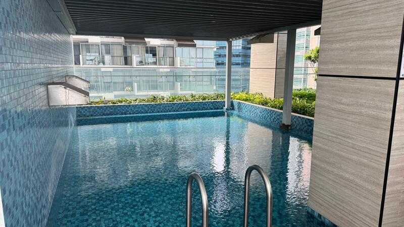 Eon Shenton, 70 Shenton Way, 1,033 sqft, Office For Sale, by Kaushik Bhanushali, 500029811 - Pool - CommercialGuru.com.sg