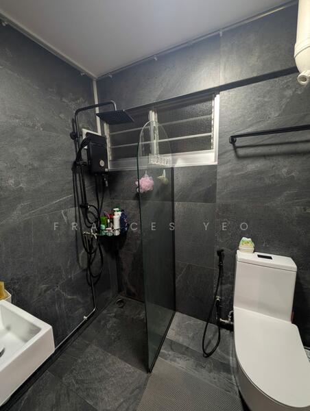 Bathroom 2 [ Jack n Jill ]