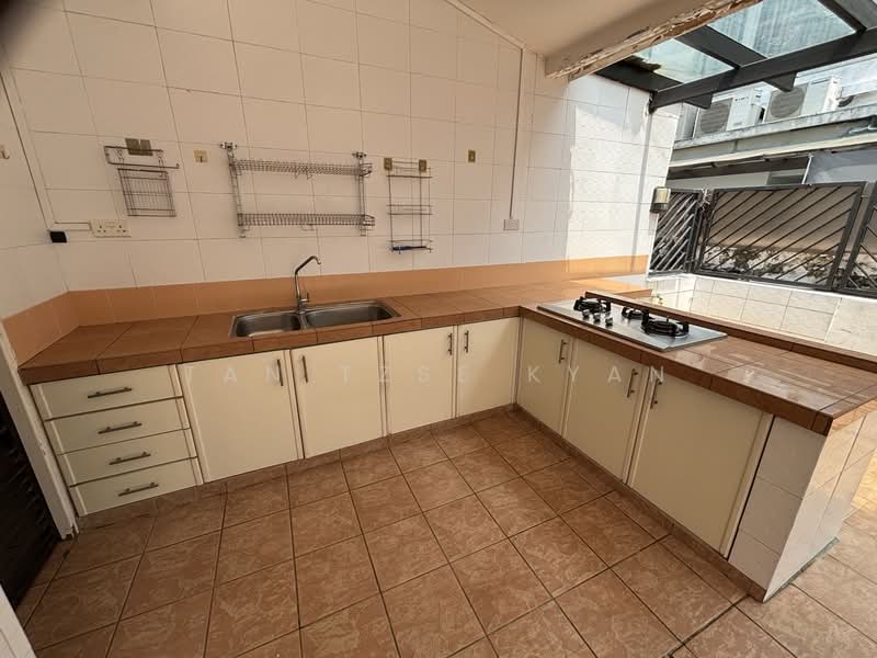 Charming Freehold corner terrace in D16 Corner Terrace For Sale at S$ 5,480,000 | PropertyGuru Singapore - Kitchen